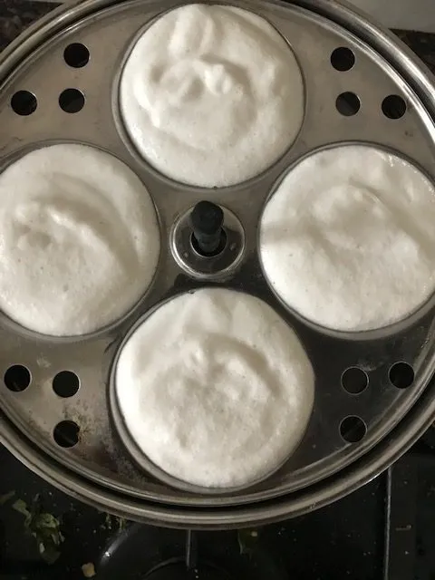 steaming soft idli