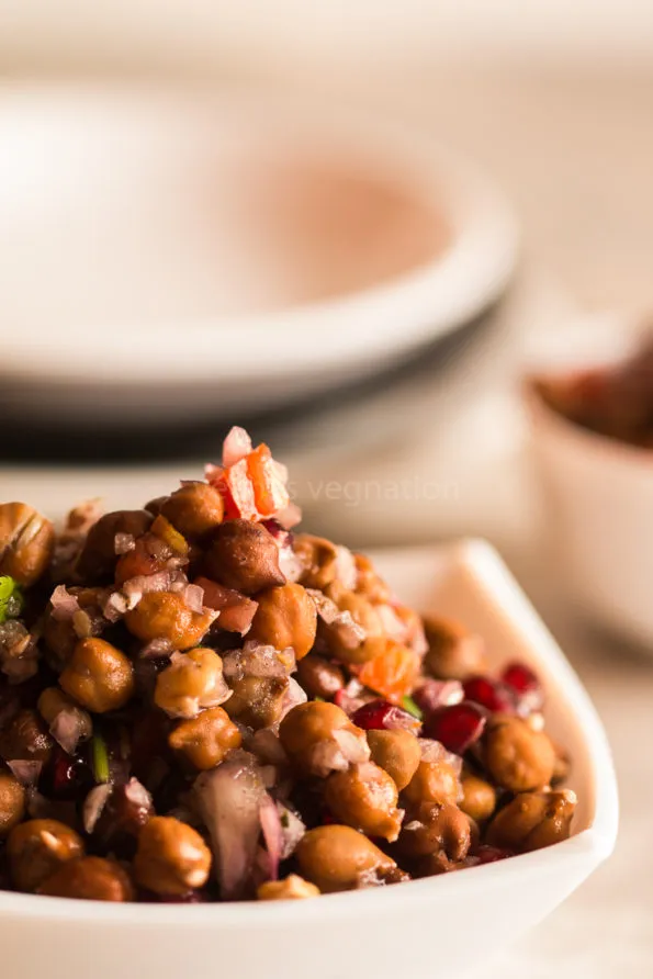 Chickpea pomegranate salad