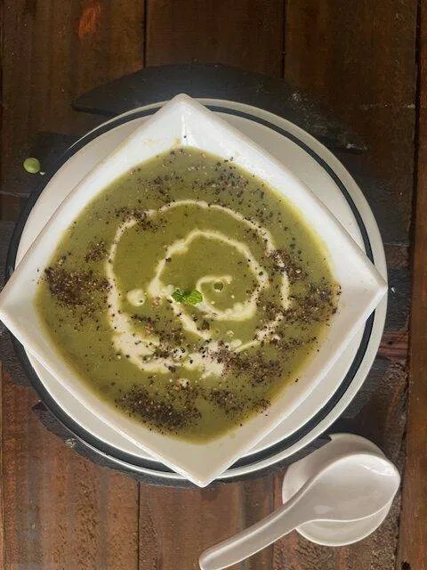 Fresh green pea mint soup - Veenas Vegnation